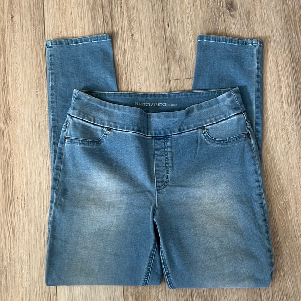 Chico’s 1 (size 8) Perfect Stretch Jeans